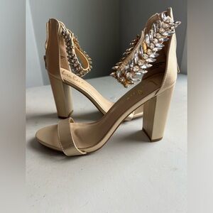 Never worn gold leaf stunning heels